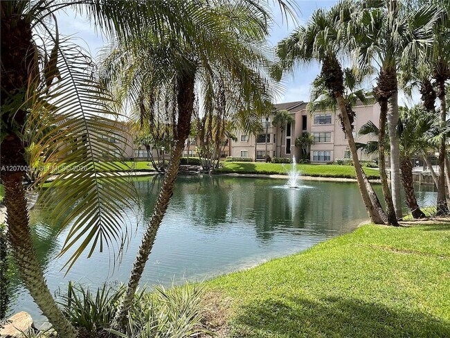 Building Photo - 2826 S University Dr