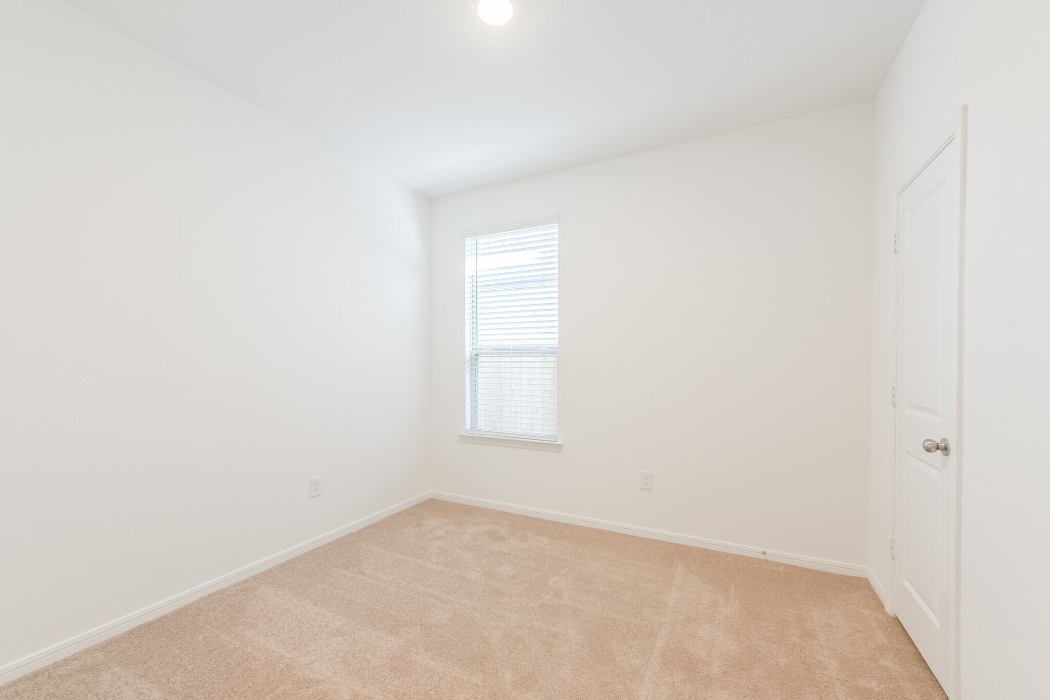 Building Photo - 14483 Cedar Ledge Ln