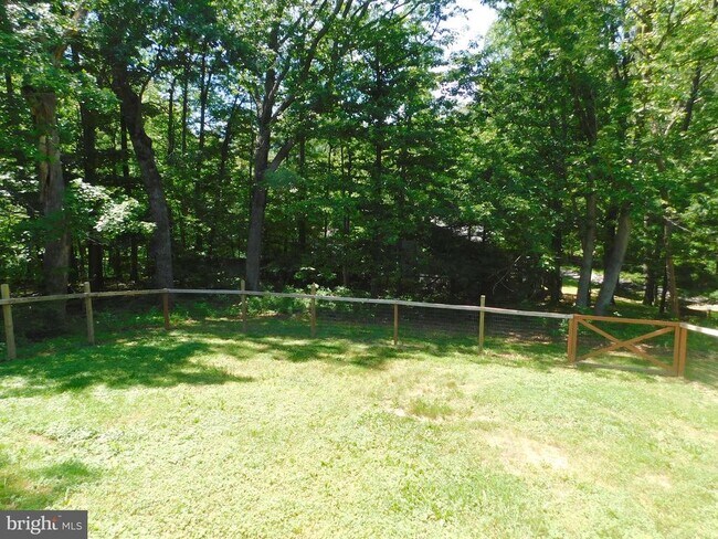 Building Photo - 100 Pinto Trail