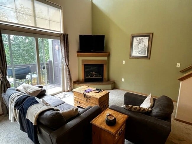 Building Photo - Winter Seasonal Rental- Tarn Landing C6