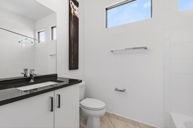 Building Photo - 17222 Blue Bayou Dr
