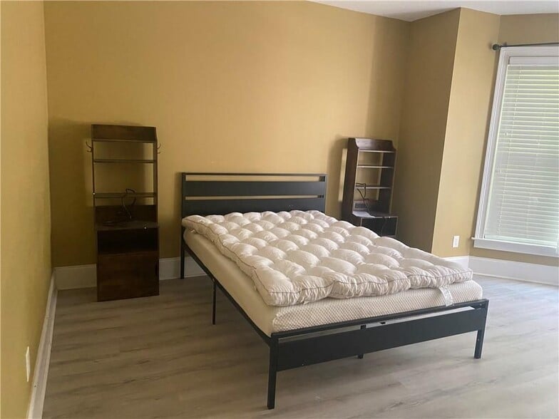 Building Photo - 3816 Chamblee Dunwoody Rd