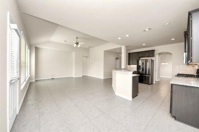 Building Photo - 21254 Lucknow Ln