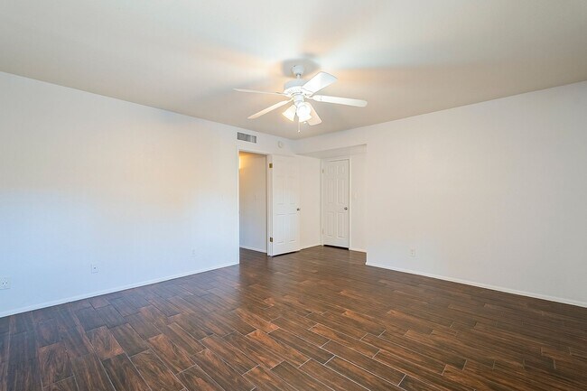 Building Photo - Three Bedrooms & POOL in 85254!