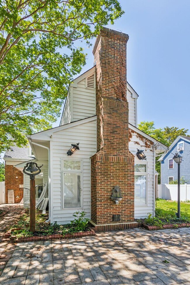Building Photo - 2917 Chesapeake Ave