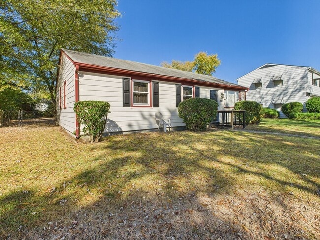 Building Photo - 2102 Brockway Ln