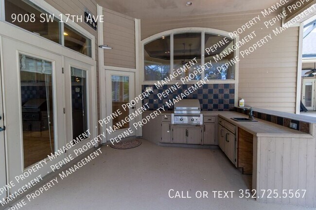 Building Photo - 9008 SW 17th Ave