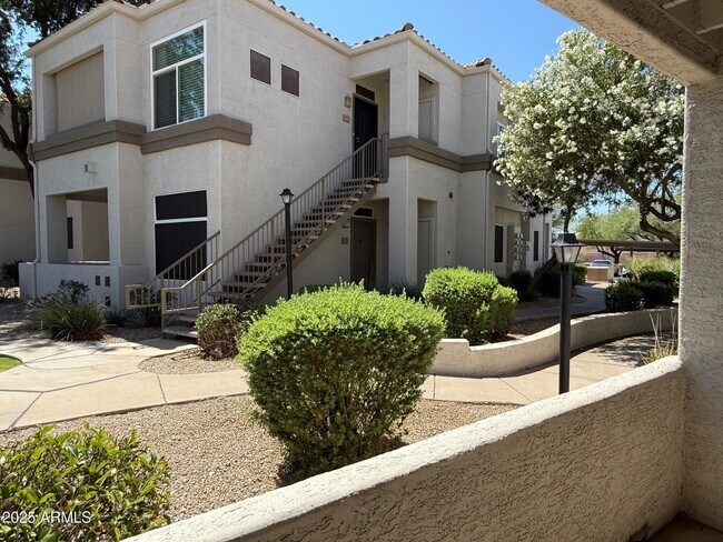 Building Photo - 11375 E Sahuaro Dr