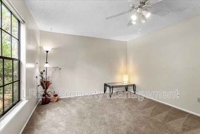 Building Photo - 4600 Lighthouse Cir