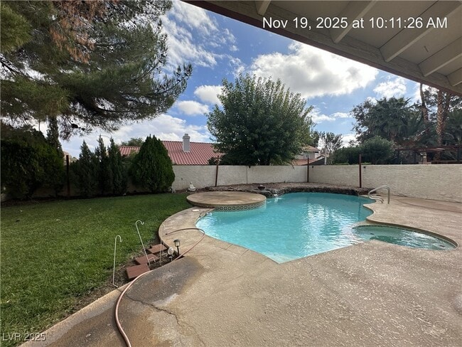 Building Photo - 398 Decareo Ct