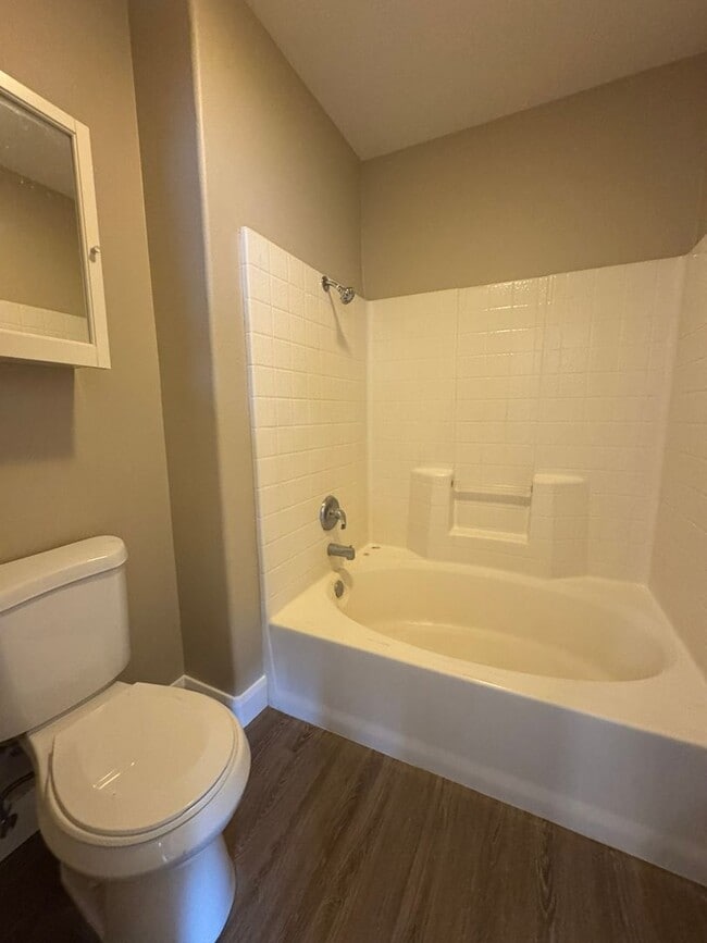 Building Photo - 3 Bed 2.5 Bath Townhome in Orange