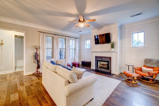 Building Photo - 775 Westcott Ln