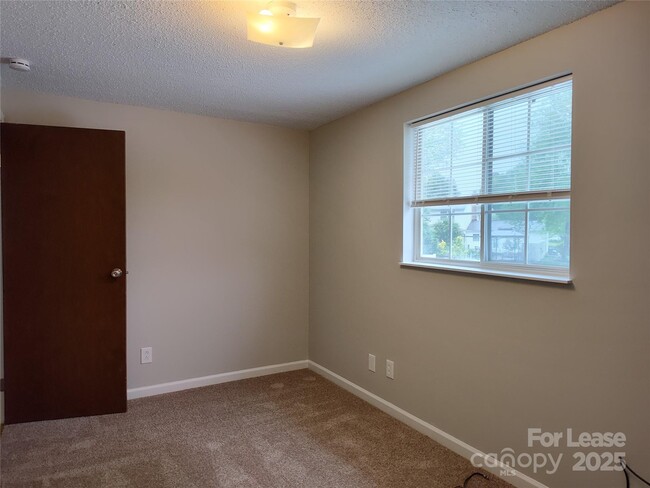 Building Photo - 7200 Oswego Ct