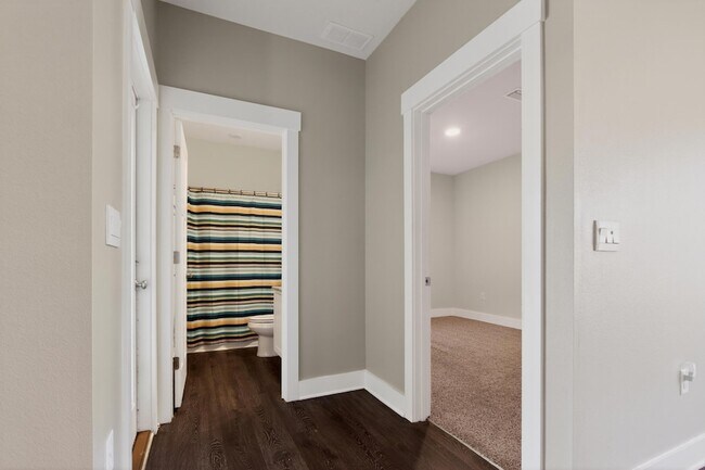 Building Photo - 1110 Shoal River Dr