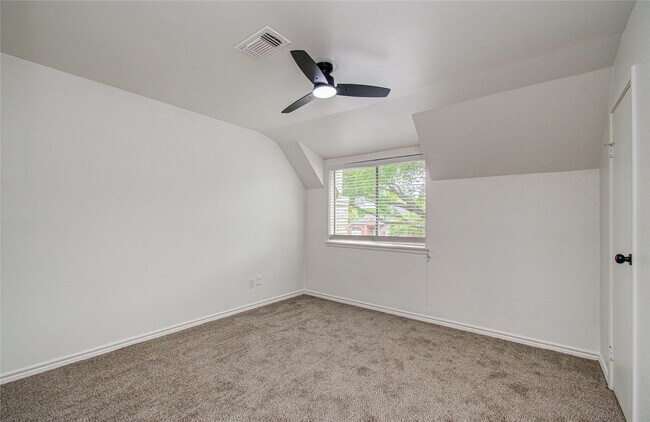 Building Photo - 15309 Kingfield Dr