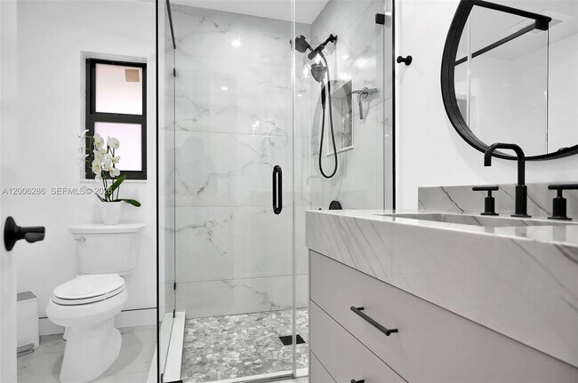 Building Photo - 6820 SW 86th Ave