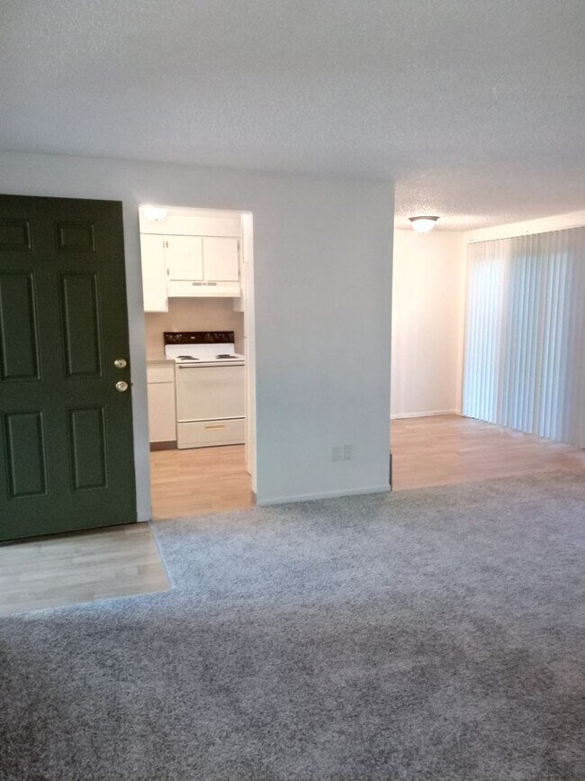 Building Photo - Oakview Terrace Apartments