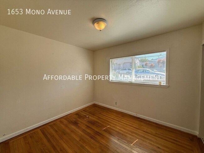 Building Photo - 1653 Mono Ave