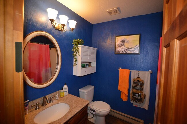 Building Photo - 2 Bed / 2 Bath Condo for Rent – Riverbend Subdivision, Crested Butte
