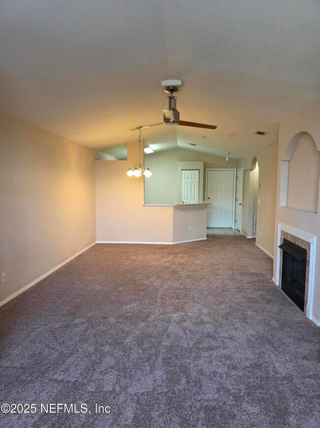 Building Photo - 13810 Sutton Park Dr N
