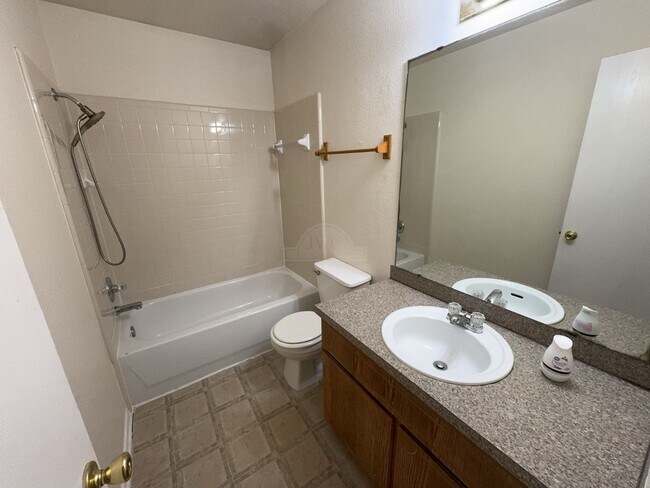 Building Photo - 4300 Abigail Dr