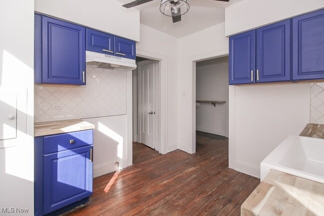 Building Photo - 2537 S Taylor Rd