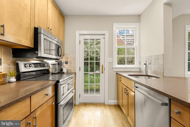 Building Photo - 4809 Wellington Dr