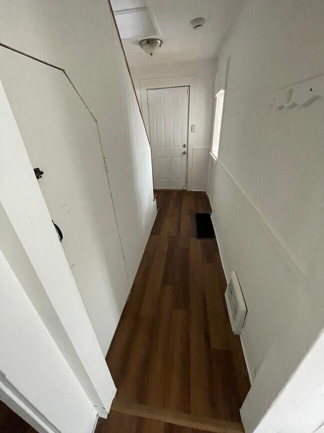 Building Photo - 7 Shedds Ave