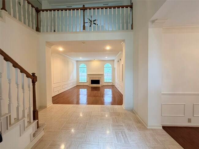 Building Photo - 3306 Vista Lake Dr