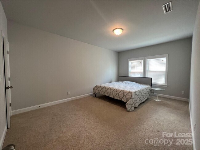 Building Photo - 9735 Briarwick Ln