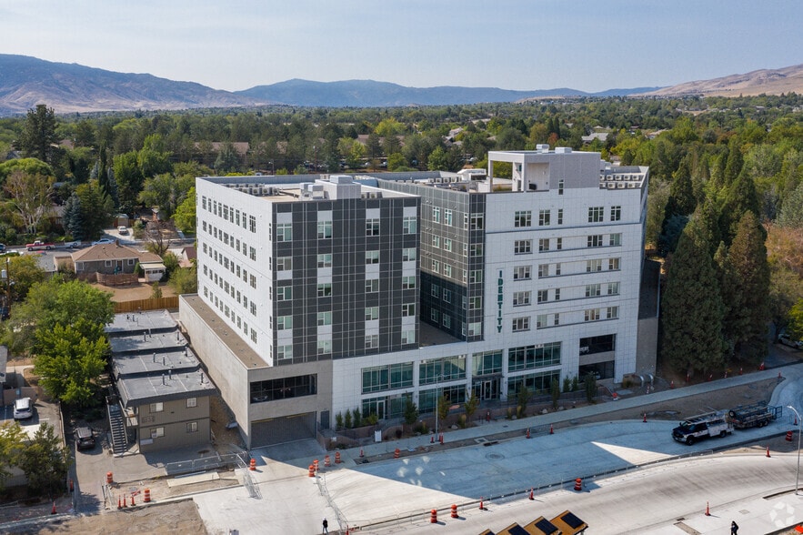 Building Photo - Fifteen51