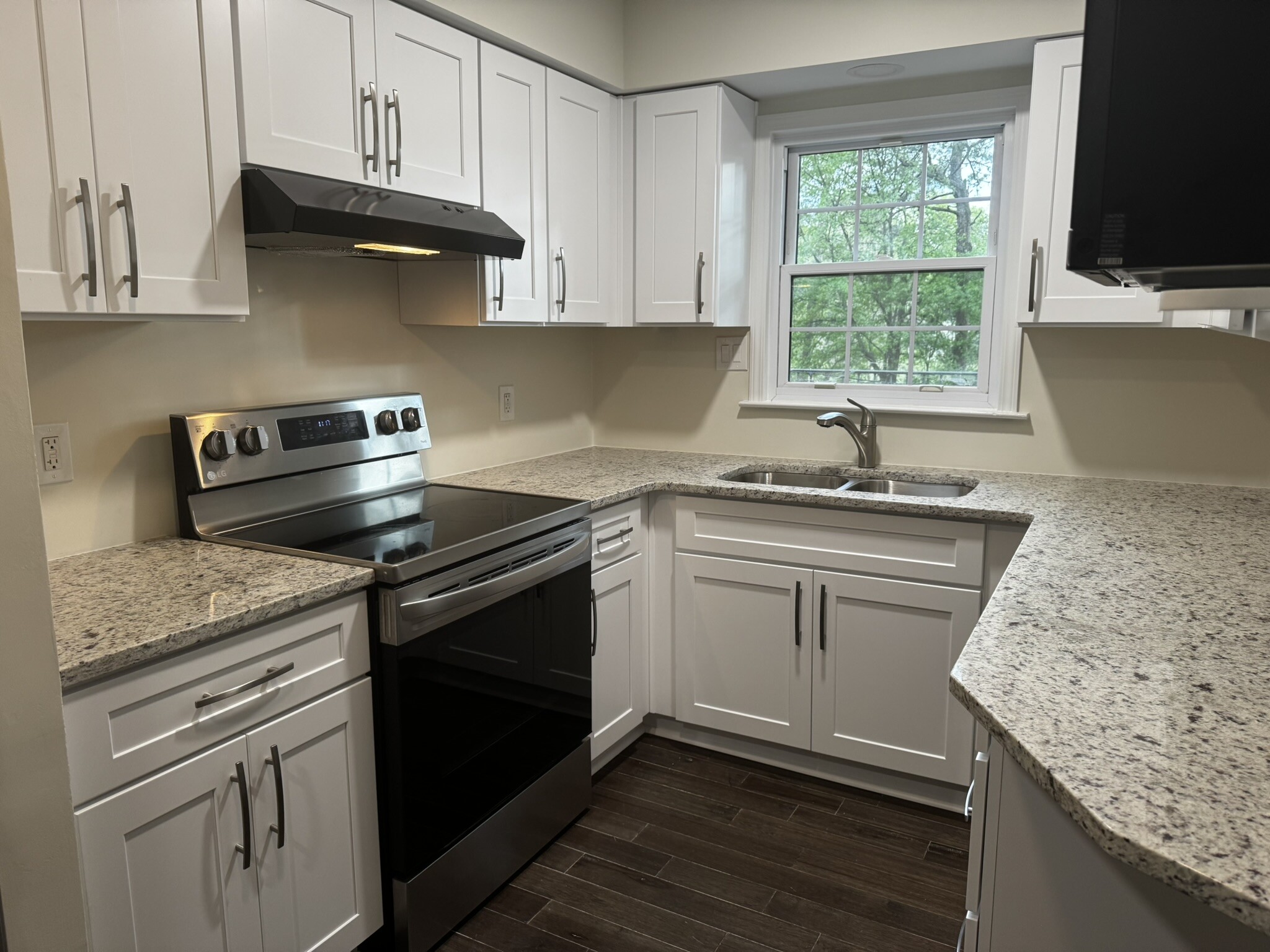 Building Photo - 157 Elysian Way NW