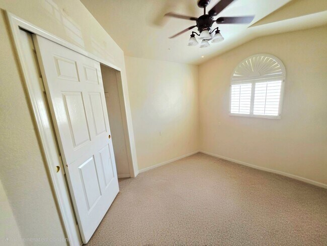 Building Photo - 4 Bed 2.5 Bath- 42nd St & Shea- Pool- Move in special