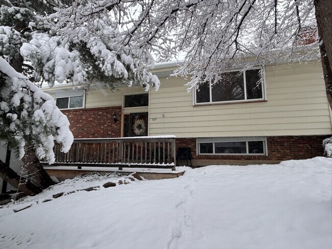 Building Photo - 631 Virginia St