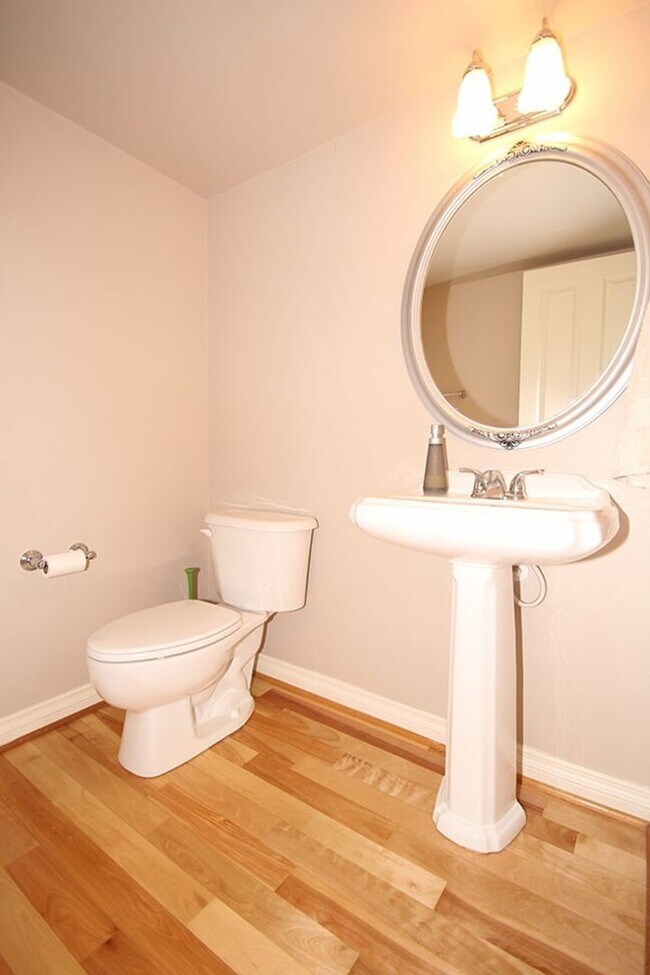 Building Photo - 4 BEDROOM WOODBRIDGE REDMOND HOME FOR RENT...