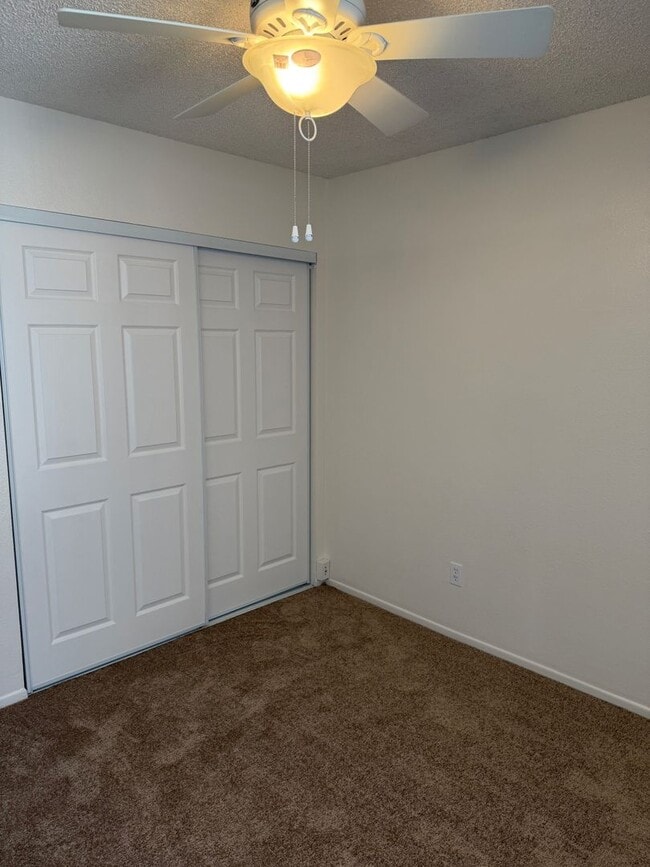 Building Photo - Newly Remodeled 3 Bedroom, 2 Bath Condo wi...