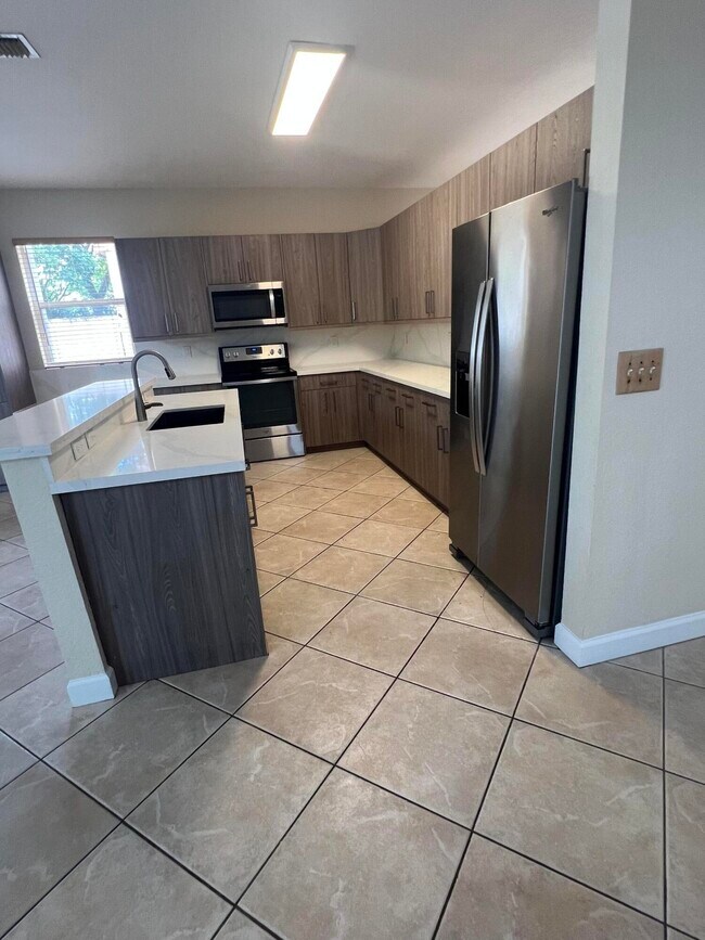 Building Photo - 315 NW 158th Ln
