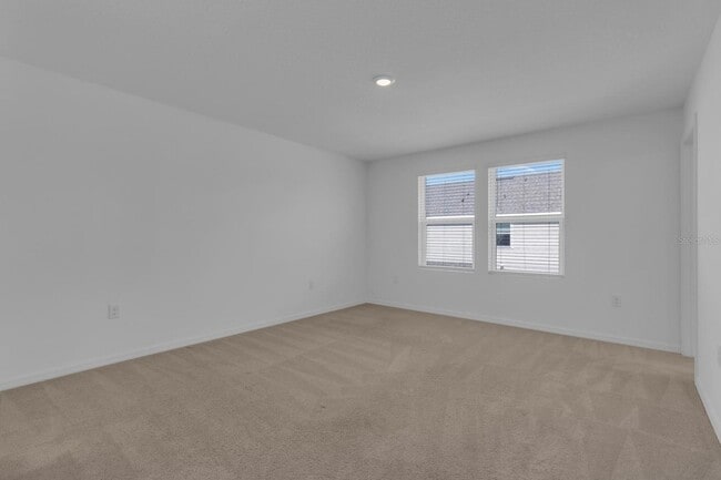 Building Photo - 3010 Canary Ave