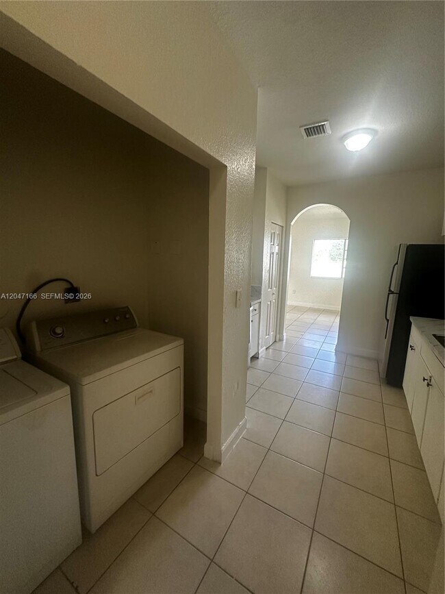 Building Photo - 26524 SW 138th Ave