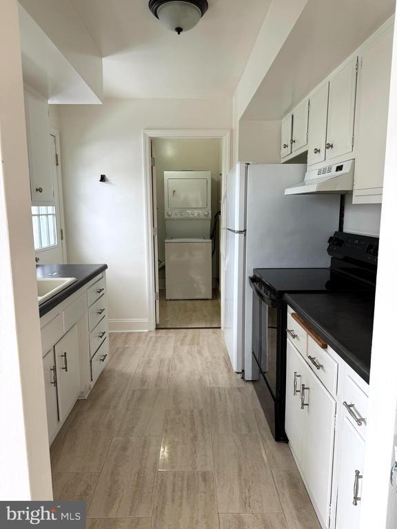 Building Photo - 19 Walnut St