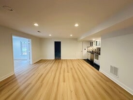 Building Photo - 21424 Glebe View Dr