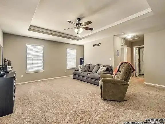 Building Photo - "Spacious 4-Bedroom Oasis with 3 Full Bath...