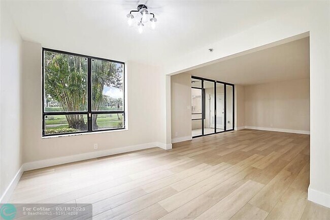 Building Photo - 7186 Promenade Dr