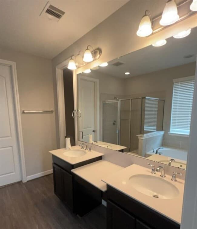 Building Photo - 14615 Birchwood Falls Trail