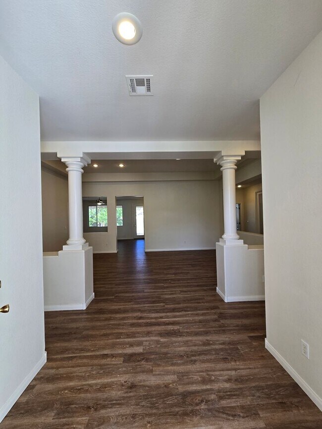 Building Photo - A Fabulous single story home in NW Las Vegas