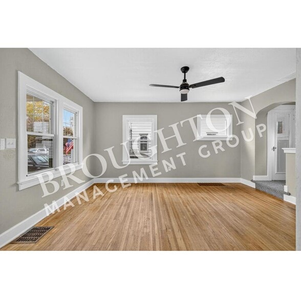 Building Photo - 5848 Acoma Dr