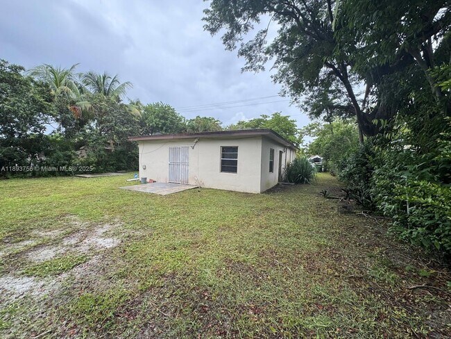 Building Photo - 13845 NW 5th Ave
