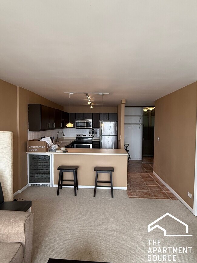 Building Photo - 2754 N Hampden Ct