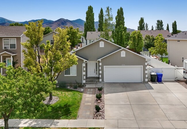 Building Photo - 623 W 930 N