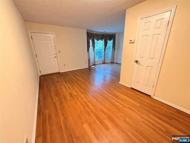 Building Photo - 744 Pepperidge Rd